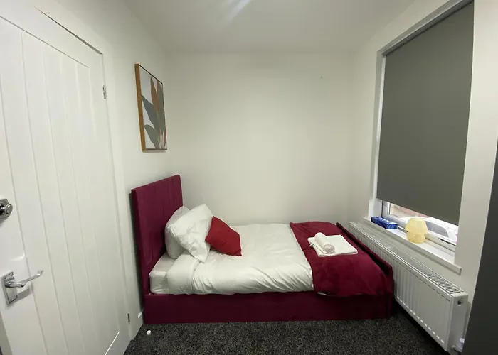 Cozy 4 Bedroom House In The Heart Of Liverpool