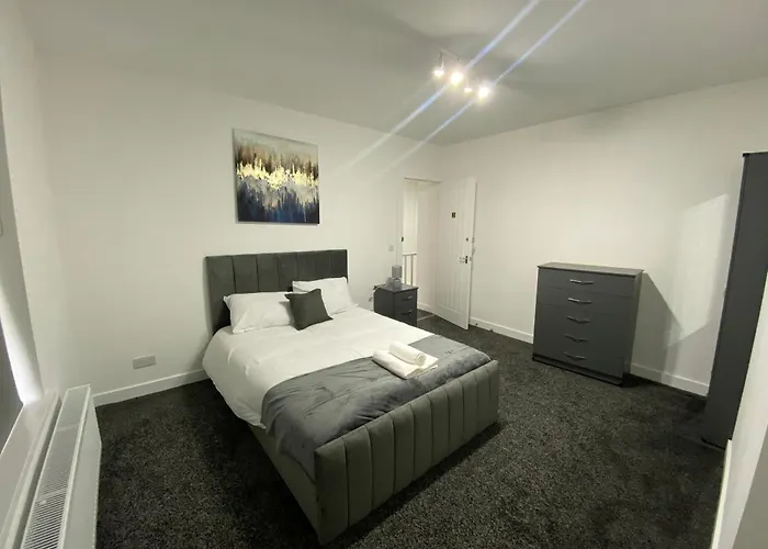 Cozy 4 Bedroom House In The Heart Of Liverpool